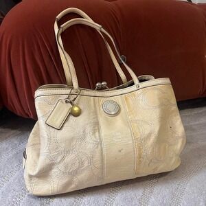 VTG y2k Coach Signature Patent Leather Ivory Kisslock F1276 Shoulder Bag Hobo